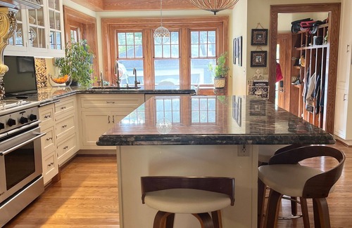 Birmingham Casa | Charming Downtown Birmingham 5 Bedroom Home