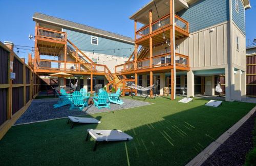 Bryson City Apartamento | Charming Downtown Bryson City SkyLoft Apt 2 - Perfect for Couples!