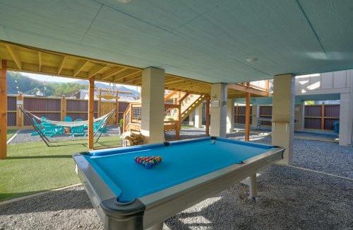 Bryson City Apartamento | Charming Downtown Bryson City SkyLoft Apt 2 - Perfect for Couples!