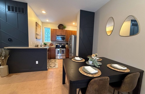Downtown Dayton Casa | Charming Downtown Dayton Townhome with private garage
