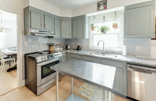 Northport Casa | Charming Downtown Retreat: Modern Comforts in the Heart of Northport