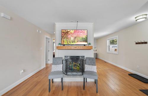 Downtown Casa | Charming DT 3-Bed Bungalow with Fenced-in Yard