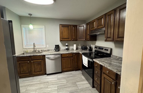 Del Mar Apartamento | Charming duplex - convenient, comfortable, Close to It All. Beach, Work & Play!