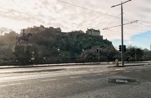 Haymarket Apartamento | Charming Edinburgh Apartment KEYWORKS CONTRACTERS BUSINESS TRAVELLERS ECT ECT