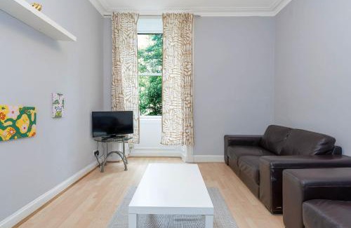 Haymarket Apartamento | Charming Edinburgh Apartment KEYWORKS CONTRACTERS BUSINESS TRAVELLERS ECT ECT