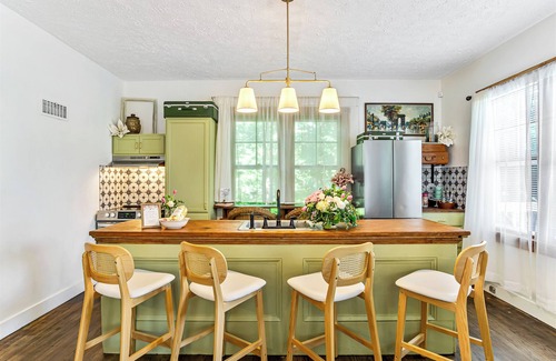 Edwardsville Casa | Charming Edwardsville Home: Walk to Downtown!