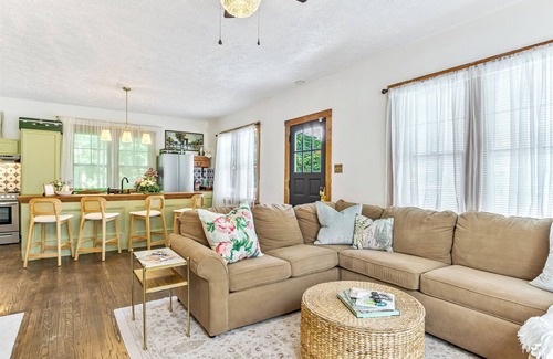 Edwardsville Casa | Charming Edwardsville Home: Walk to Downtown!