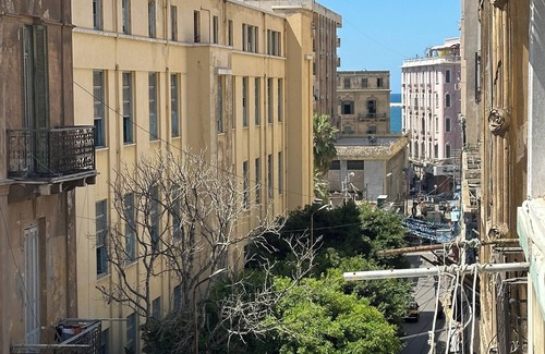 Al-'Atarin Apartamento | Charming Artistic Apartment with AC, WiFi in the heart of Alexandria Downtown