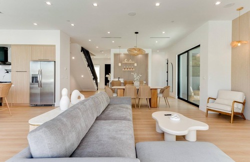 Encino Casa | Charming Encino Retreat w/ Pool