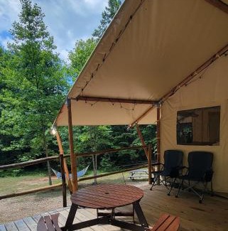 Lenoir Otro | Charming enclave Luxury tent in the woods Tent 3 Bambi's playground
