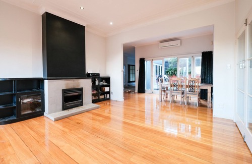 Greenlane Casa | Charming Entire Greenlane House