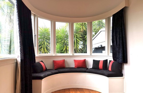 Greenlane Casa | Charming Entire Greenlane House