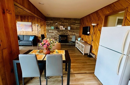 Harwich Casa | Charming Erie Water Front Cottage!!