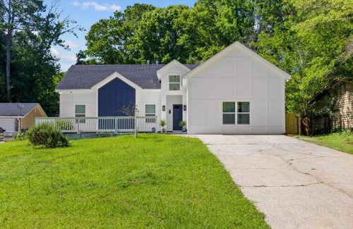 Church Street Casa | Charming Escape with Hot Tub & Fire Pit Winter Haven!