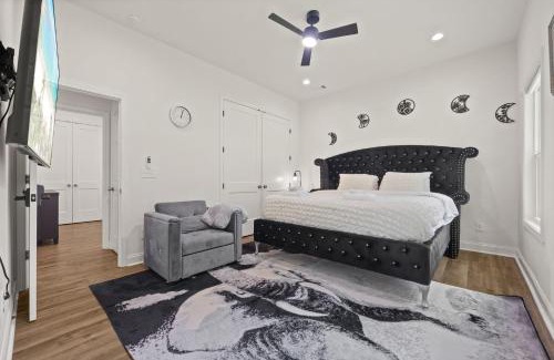 Church Street Casa | Charming Escape with Hot Tub & Fire Pit Winter Haven!