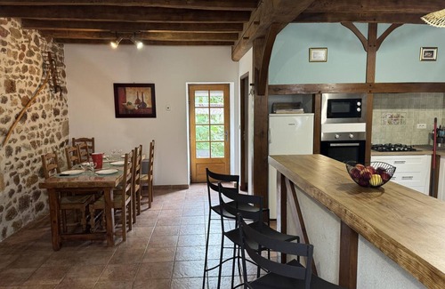 Haut-Bocage Cabaña | Casa rural con encanto: Animales, chimenea y jardín en Haut-Bocage