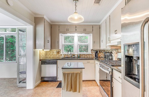 Fairhope Casa | Charming Fairhope Home ~ 2 Mi to North Beach Park!