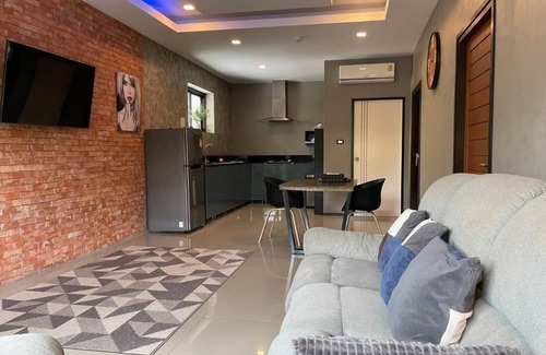 Ban Chang Condominio | Charming Family room Ban Chang, Thailand - Perfect Getaway