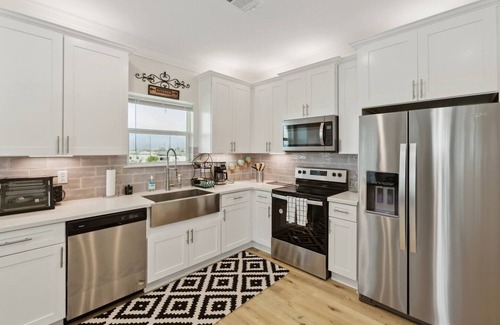 Indian Beach Casa | Charming Family Beach Retreat, Home In Galveston Texas