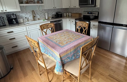 Bonnet Shores Casa | Charming family-friendly 3-bedroom house in beautiful Bonnet Shores neighborhood