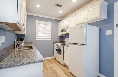 Tech Terrace Casa | Charming~Family Friendly~Walk to the Stadium~On the Park~Perfect for Game Days!