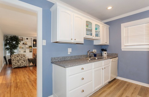 Tech Terrace Casa | Charming~Family Friendly~Walk to the Stadium~On the Park~Perfect for Game Days!