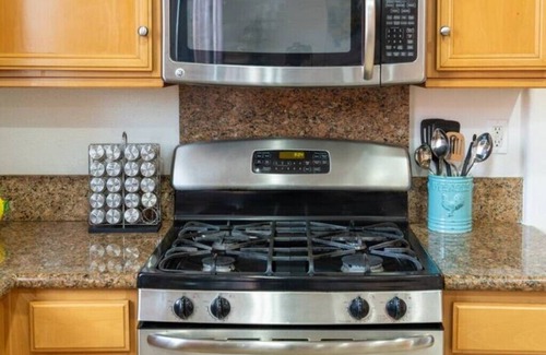 Greenacres Casa | Charming Family Home 4Bd/3Bath & Pet Friendly
