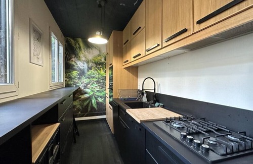 Lormont Casa | Charming family house with large terrace