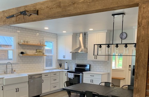 McCall Casa | Charming Family/Pet Friendly Home on Lake Street! One minute walk to downtown.