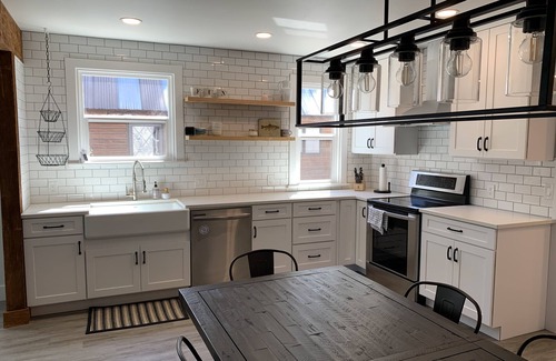 McCall Casa | Charming Family/Pet Friendly Home on Lake Street! One minute walk to downtown.