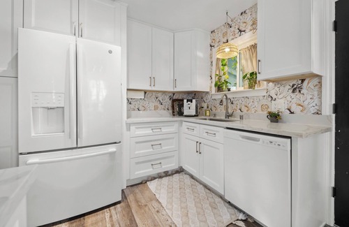 North Broadway Casa | Charming family Ranchette - Entire Home with pool
