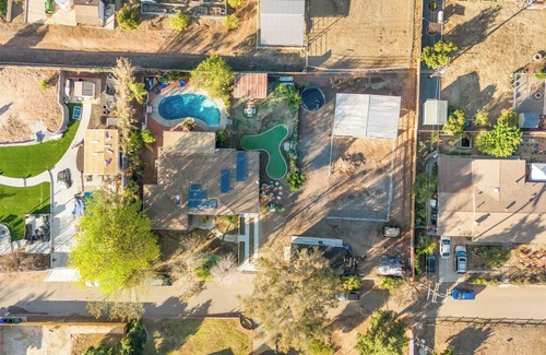 North Broadway Casa | Charming family Ranchette - Entire Home with pool