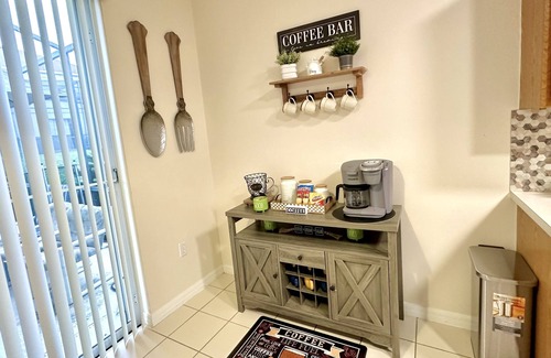 Windwood Bay Casa | Charming family retreat w/ Pool and amenities. Near Disney & Top Attractions