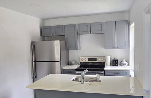 Northeast Tampa Apartamento | Charming Family Retreat – Minutes from Parks & Attractions