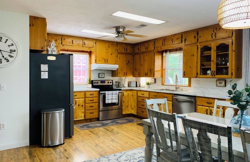 Linden Casa | Charming Family Retreat near Buffalo River Resort