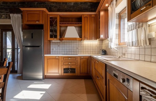 Monopari Villa | Encantadora villa familiar con piscina en Koxare