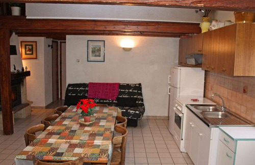 Girmont-Val-d'Ajol Cabaña | Encantadora Casa de Campo con Sala de Juegos y Espacios para Familias