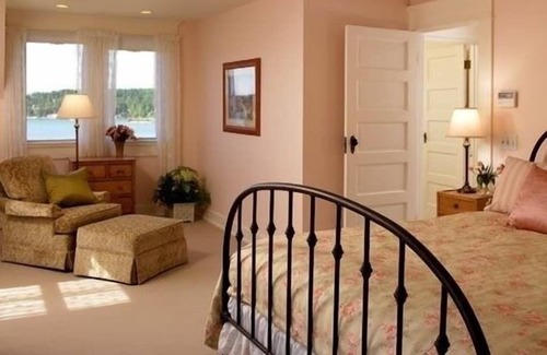 Roche Harbor Otro | Charming Farm House on Westcott Bay - one mile from Roche Harbor