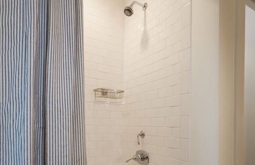 Chatham Otro | Charming Farm House on 460 Acre Working Farm