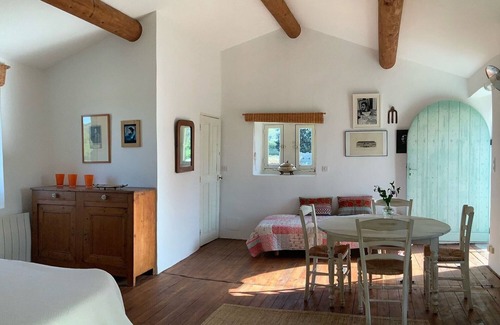 Saint-Siffret Otro | Charming farmhouse newly refurbished and medieval tower near Avignon and Arles