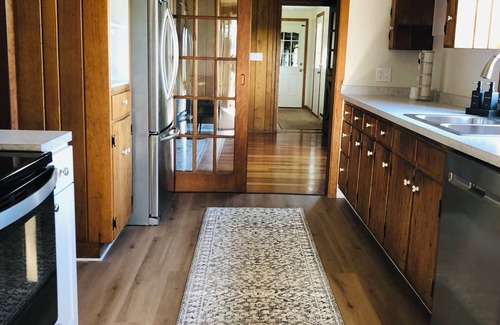 Galion Otro | Charming Farmhouse 10 acres for Little Brown Jug near Delaware state park