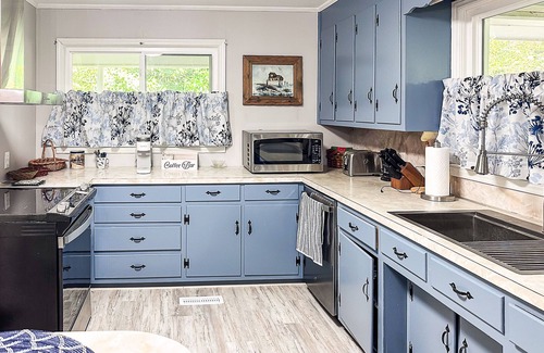 Troy Otro | Charming farmhouse nestled within the breathtaking Uwharrie National Forest!