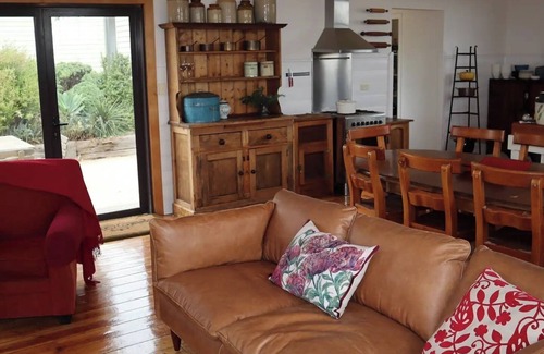 Laharum Casa | Charming Farmhouse on a Large Historic Olive Grove