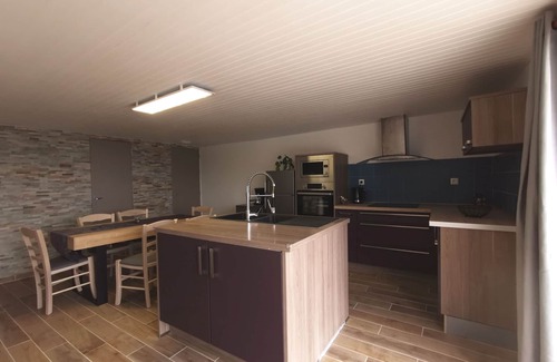 Autrac Cabaña | Casa rural renovada con terraza cerca de granja en Autrac