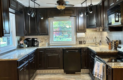 Stokes Casa | Charming farmhouse w/ pool, firepit, & close to 2 state parks! Pet friendly🐾