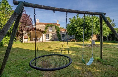 Froidfond Cabaña | Casa rural con chimenea, terraza y jardín cerca de Froidfond