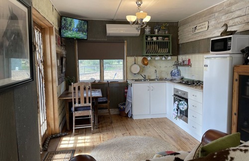 Deniliquin Cabina | Charming Farmstay Deniliquin