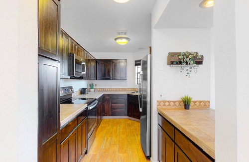 Tucson Condominio | Charming first floor condo w/ shared heated pool, hot tub, tennis courts