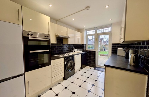 Redbridge Casa | Cozy Vacation Rental