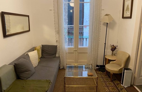 El Born Apartamento | Charming Flat in the Bohemian Born neighborhood